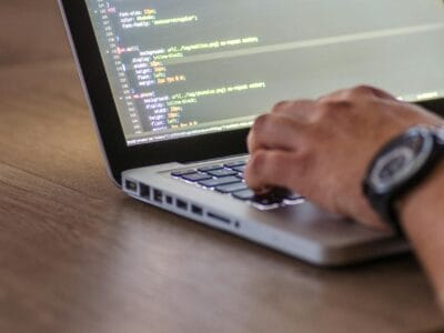 HTML